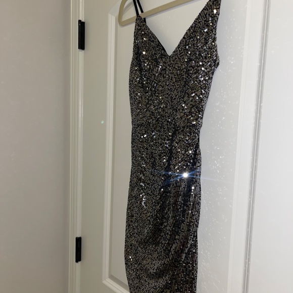 Sparkly dress - Picture 5 of 9